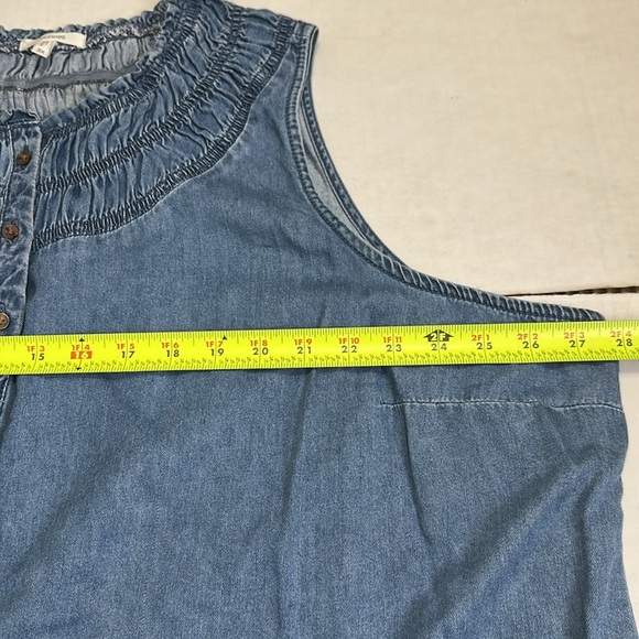 Maurices Plus Size Women’s 3X Chambray Sleeveless Button Down Top NWT Casual - Picture 5 of 8